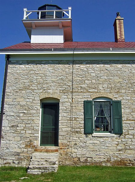 Photo of the west side of the Pottawatomie Lighthouse showing the braided copper wire.